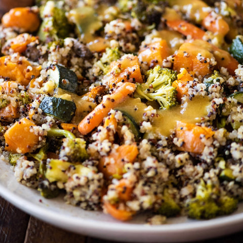 Salade de quinoa aux légumes grillés et feta